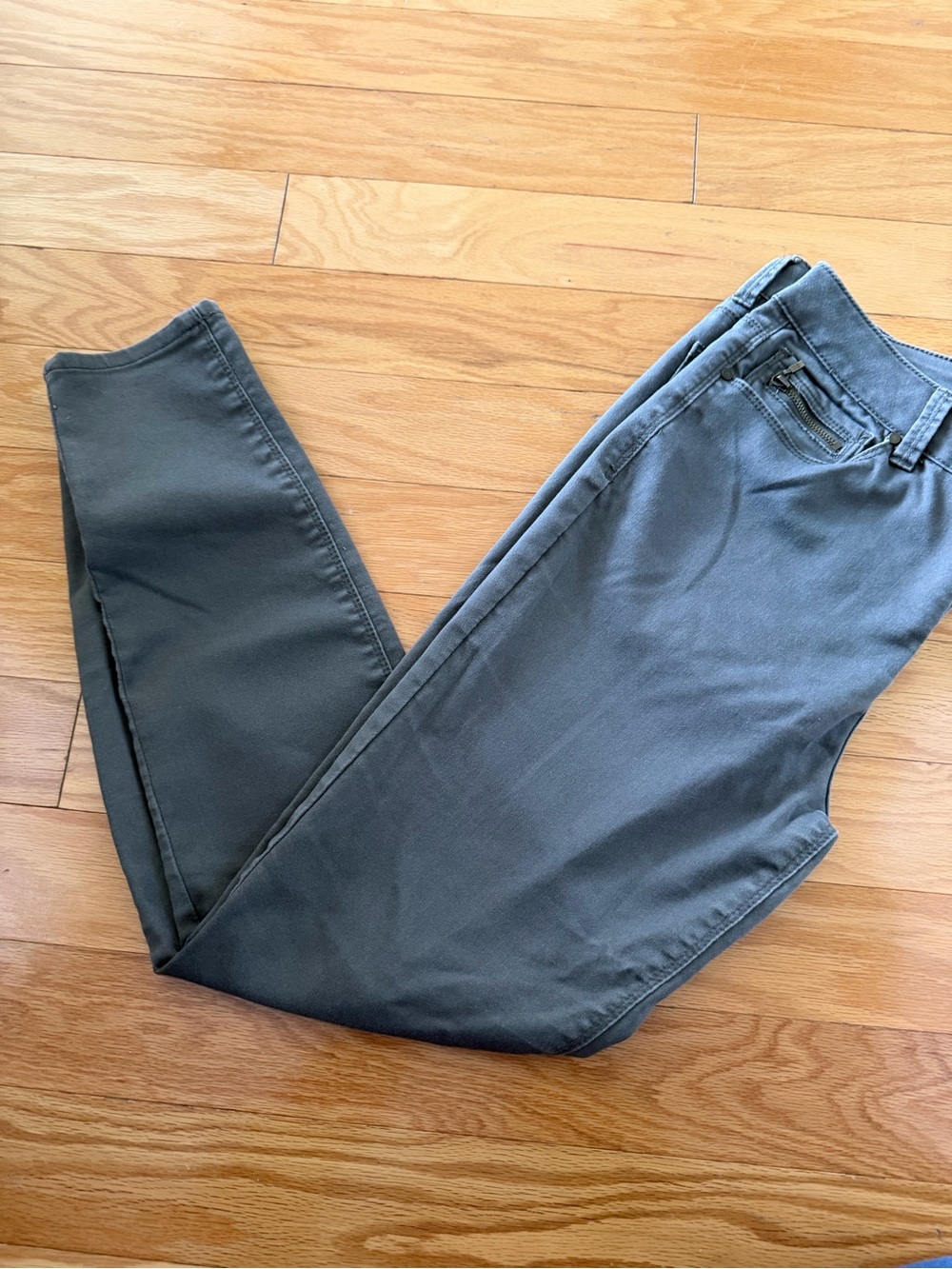 Design Lab Lord & Taylor women’s Olive green Straight Casual Pants - Size 30